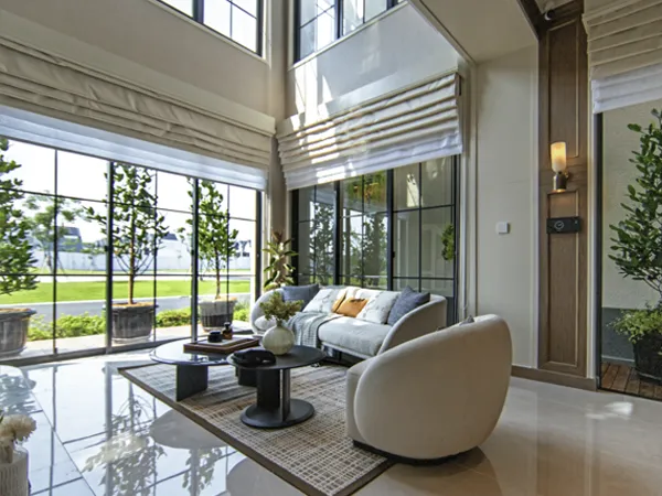 Louise Interior 3
