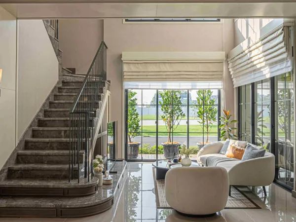 Louise Interior 4