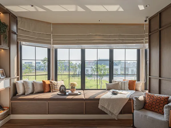 Louise Interior 5