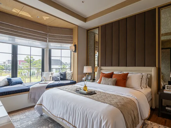 Louise Interior 6