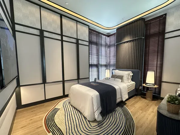 Louise Interior 8